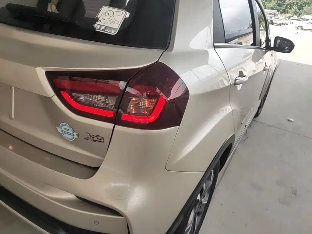 Geely Vision X3 — фото 8