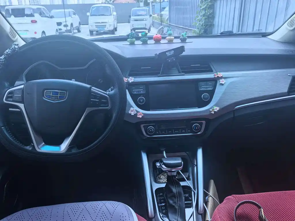 Geely Vision X3 — фото 5