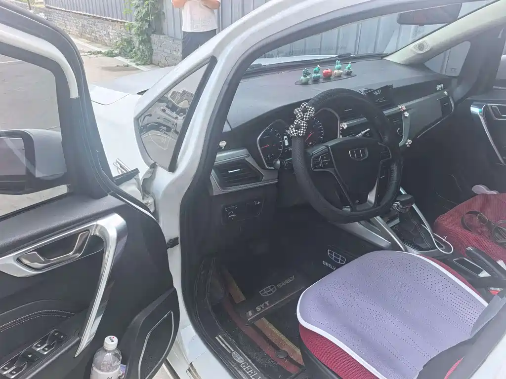 Geely Vision X3 — фото 7