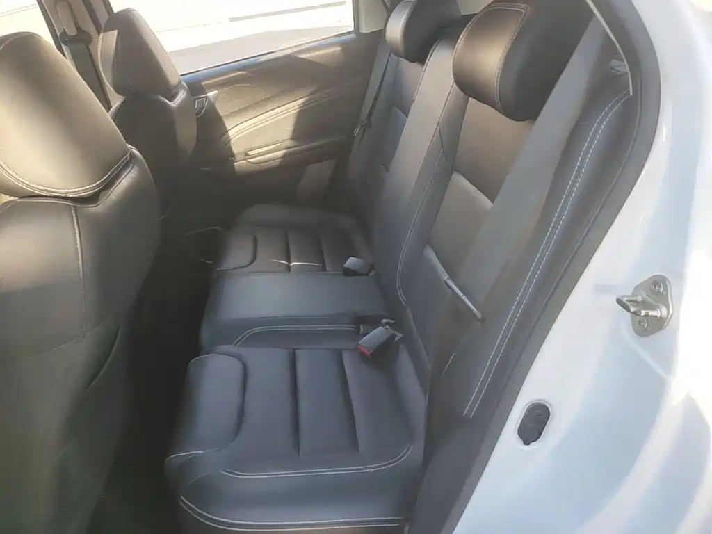 Geely Vision X3 — фото 17