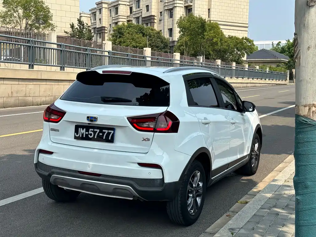 Geely Vision X3 — фото 11