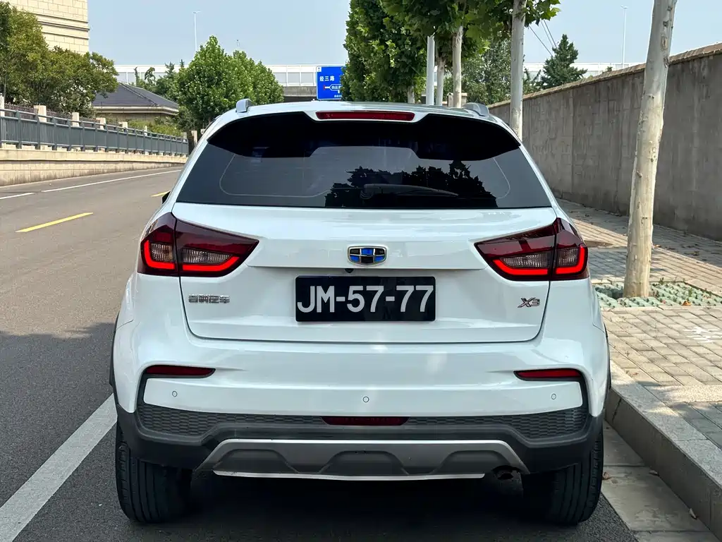 Geely Vision X3 — фото 13