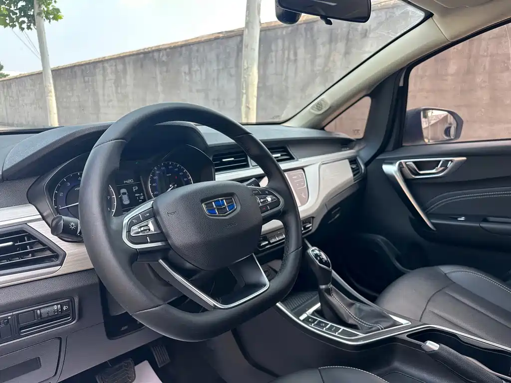 Geely Vision X3 — фото 5
