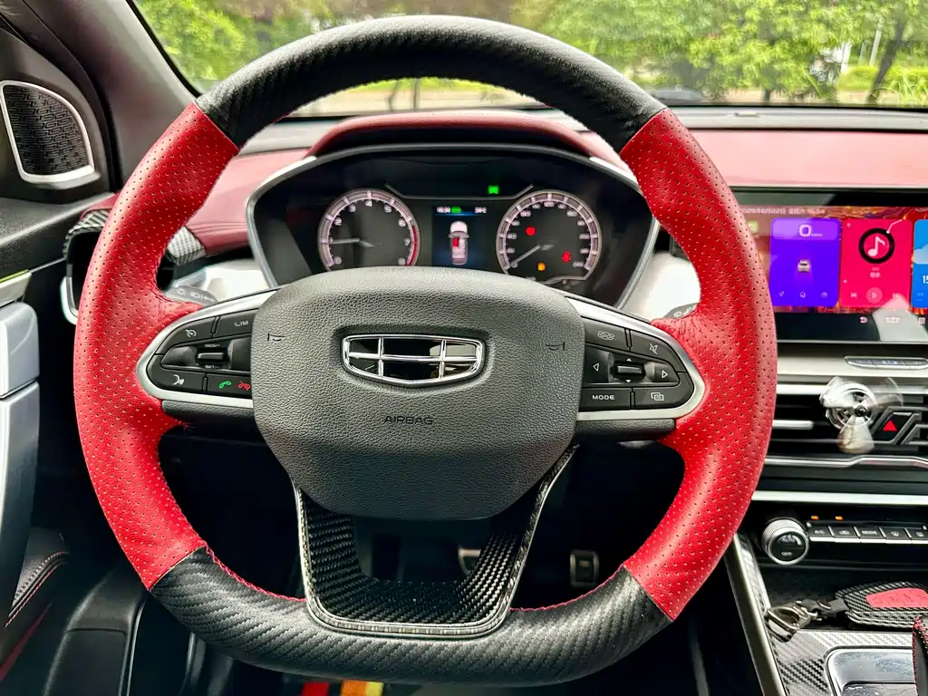 Geely Binyue — фото 11