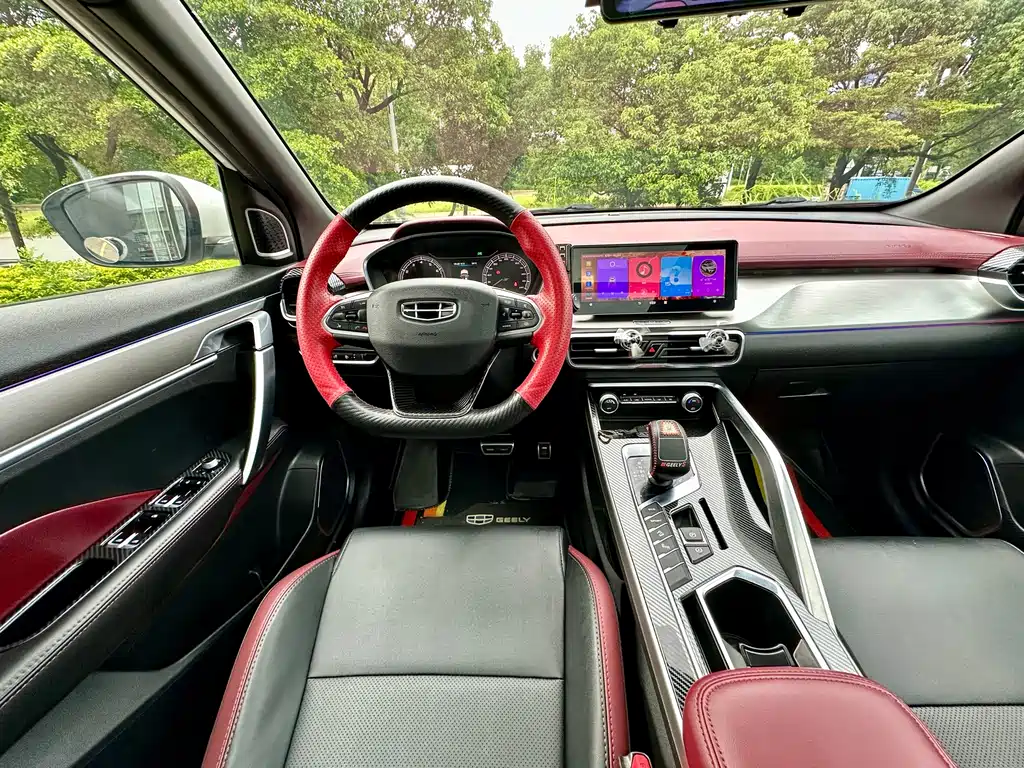 Geely Binyue — фото 14