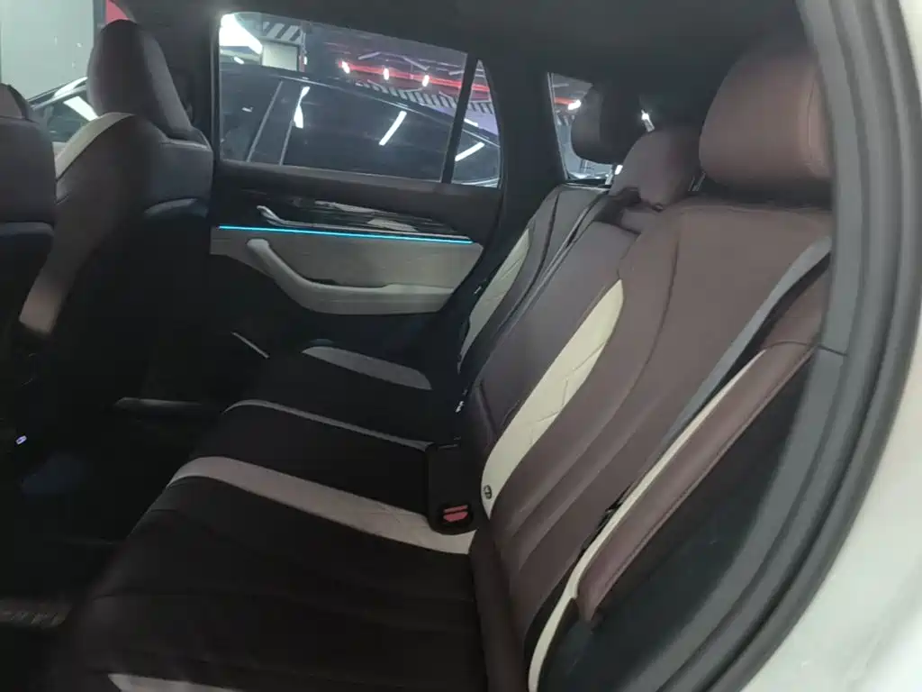 Geely Xingyue L — фото 17