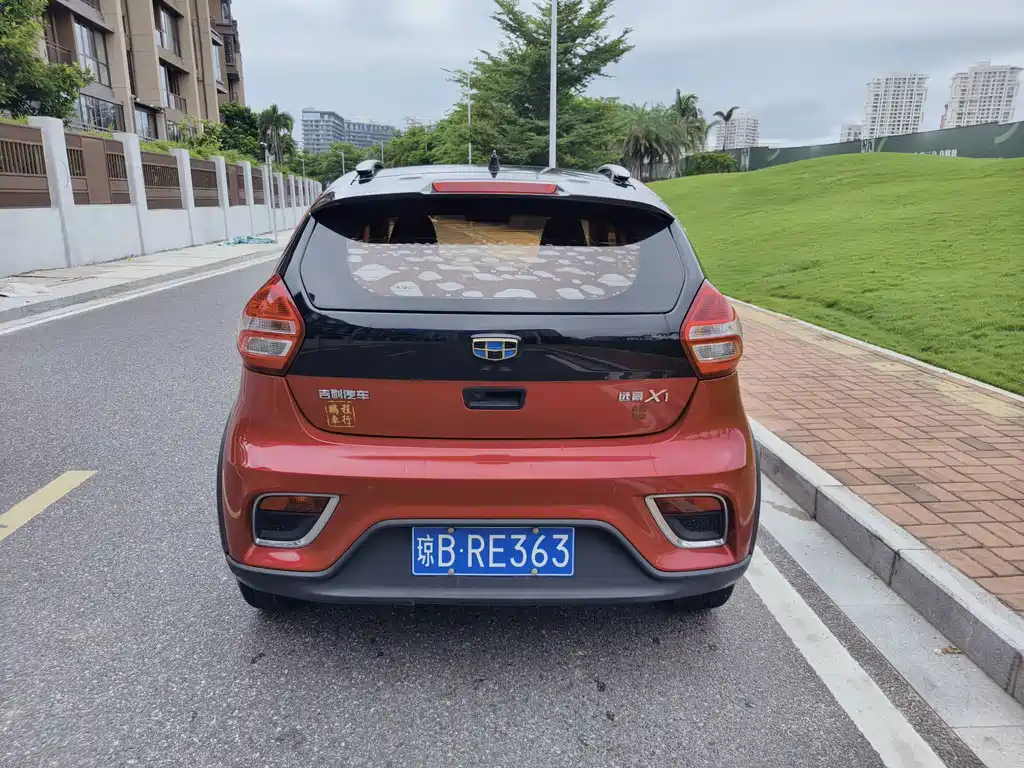 Geely Vision X1 — фото 4