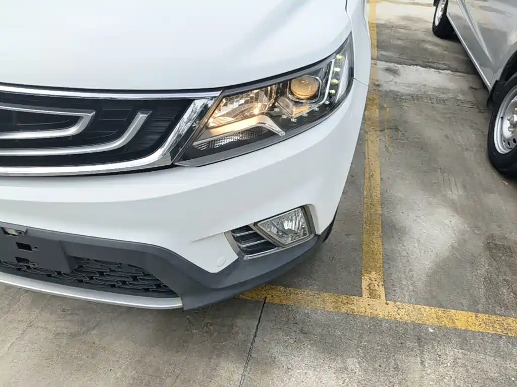 Geely Vision X6 — фото 24
