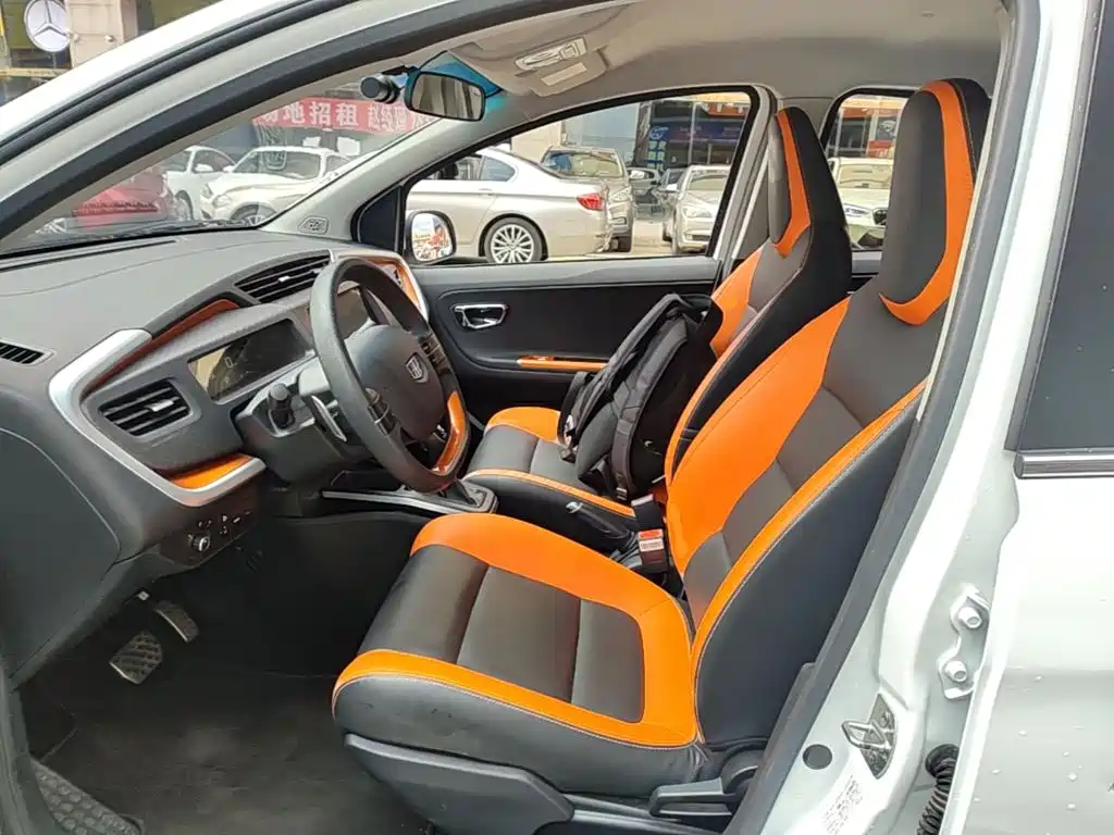 Geely Vision X1 — фото 11