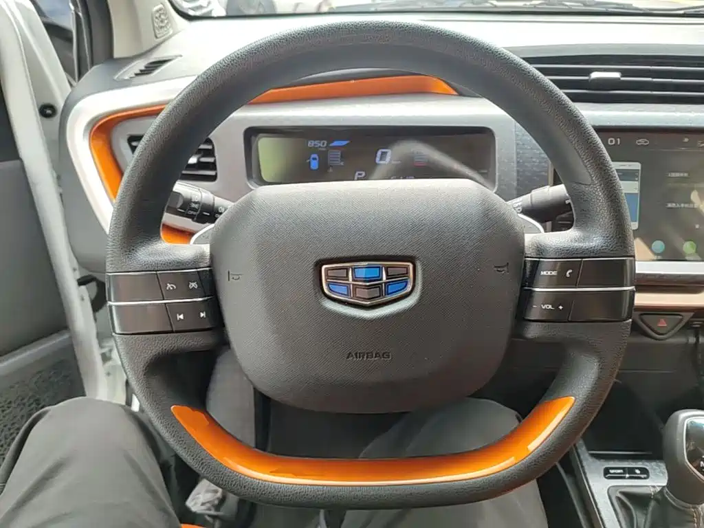 Geely Vision X1 — фото 7