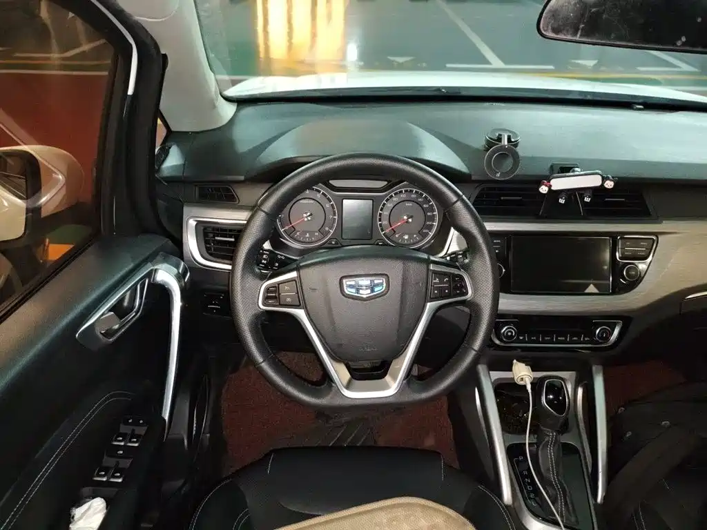 Geely Vision X3 — фото 3