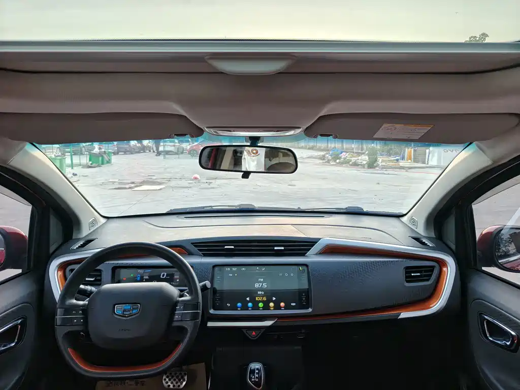 Geely Vision X1 — фото 11