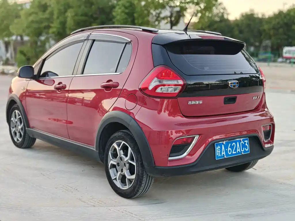 Geely Vision X1 — фото 3
