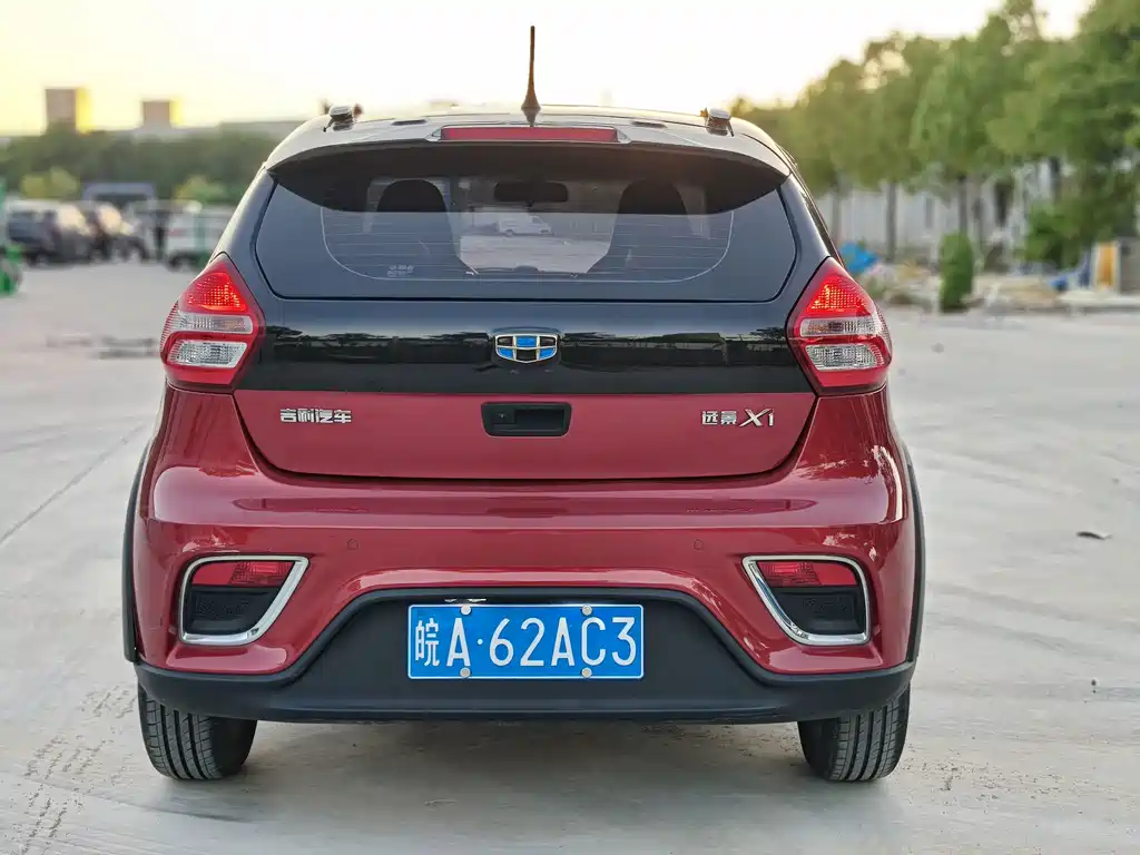 Geely Vision X1 — фото 4