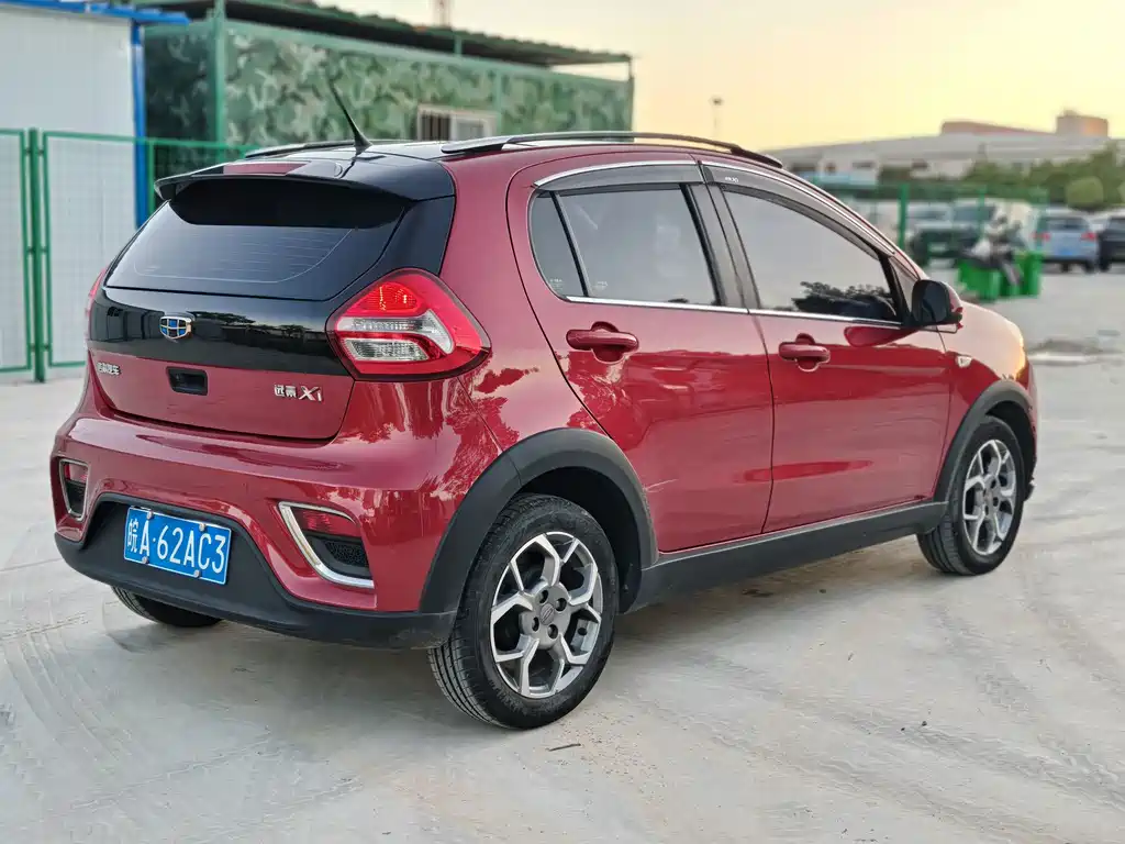 Geely Vision X1 — фото 5