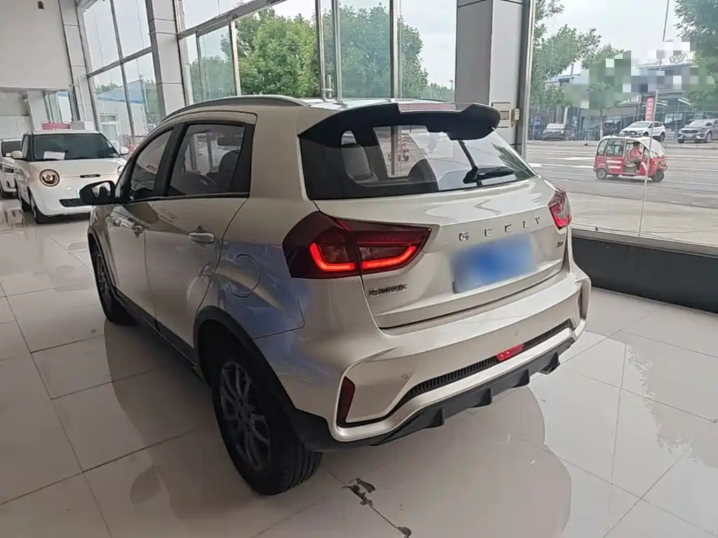 Geely Vision X3 — фото 5