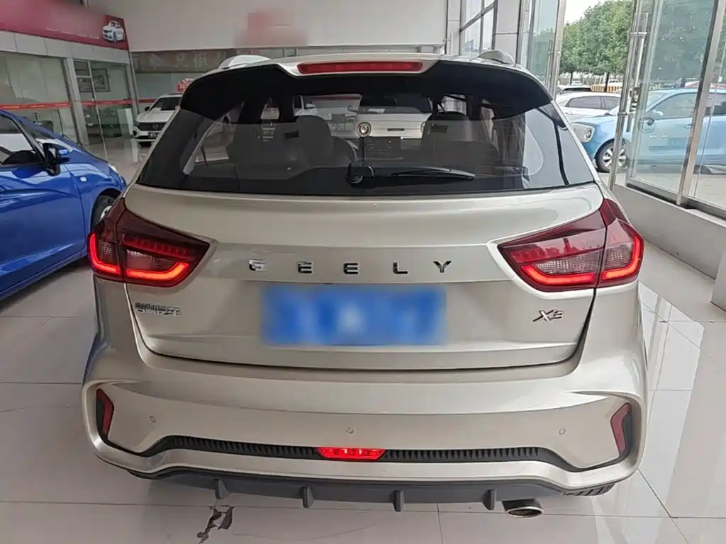 Geely Vision X3 — фото 6