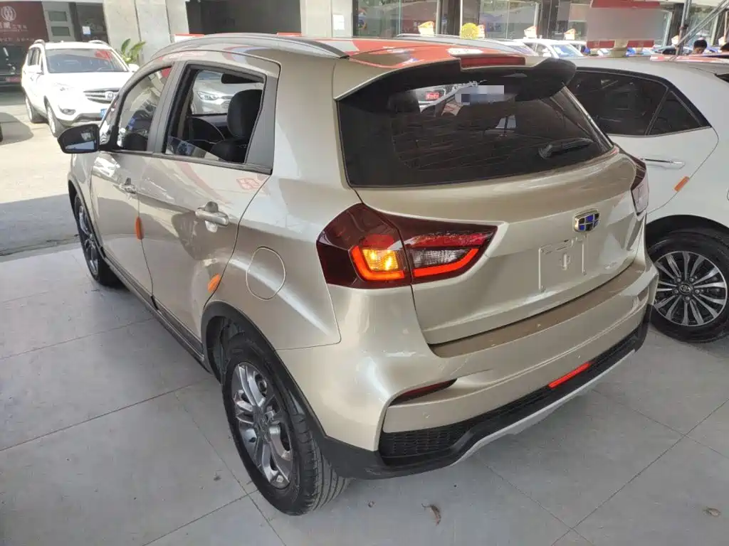 Geely Vision X3 — фото 23