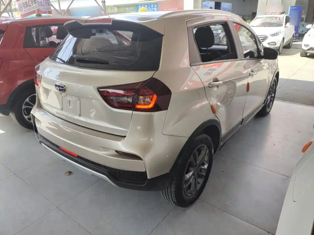Geely Vision X3 — фото 5