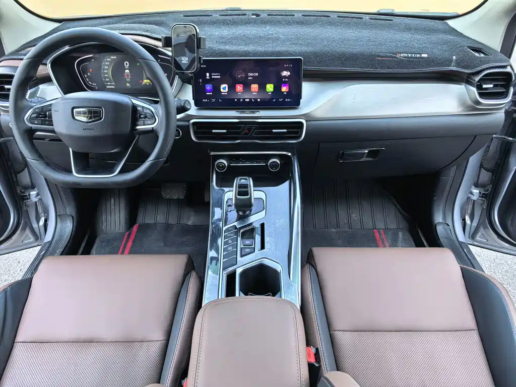 Geely Binyue — фото 10
