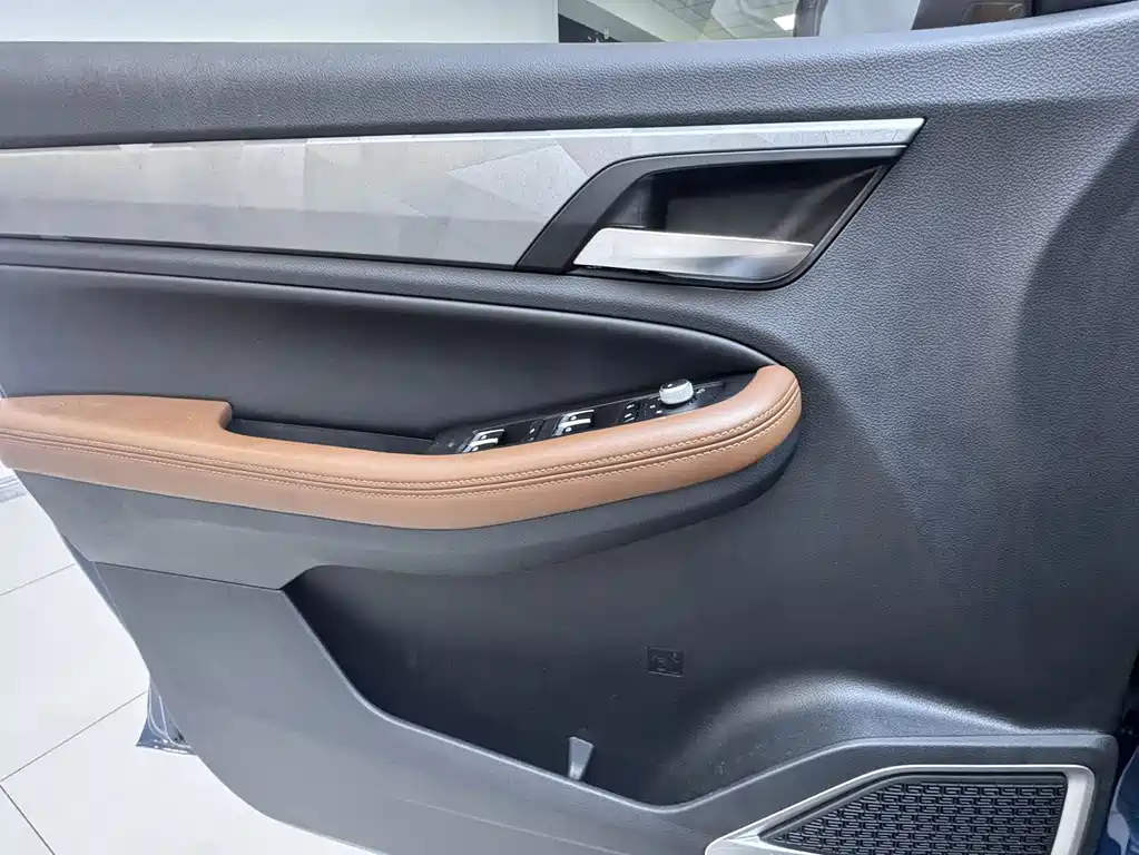 Geely Vision X6 — фото 17