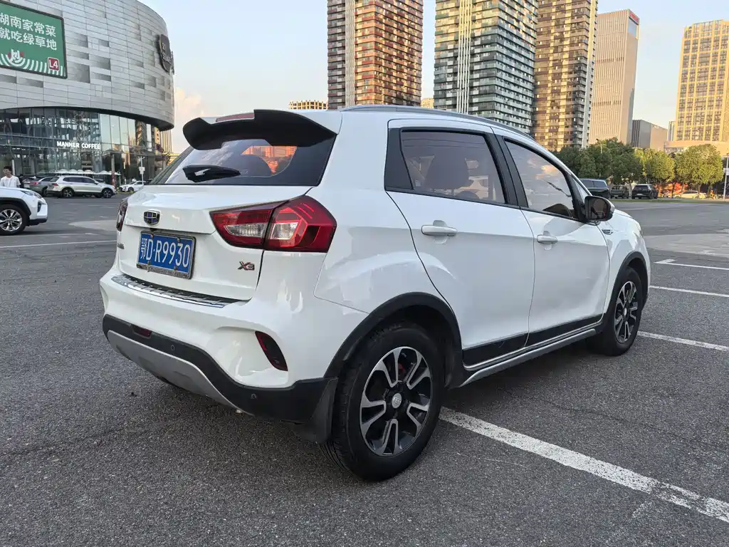 Geely Vision X3 — фото 6