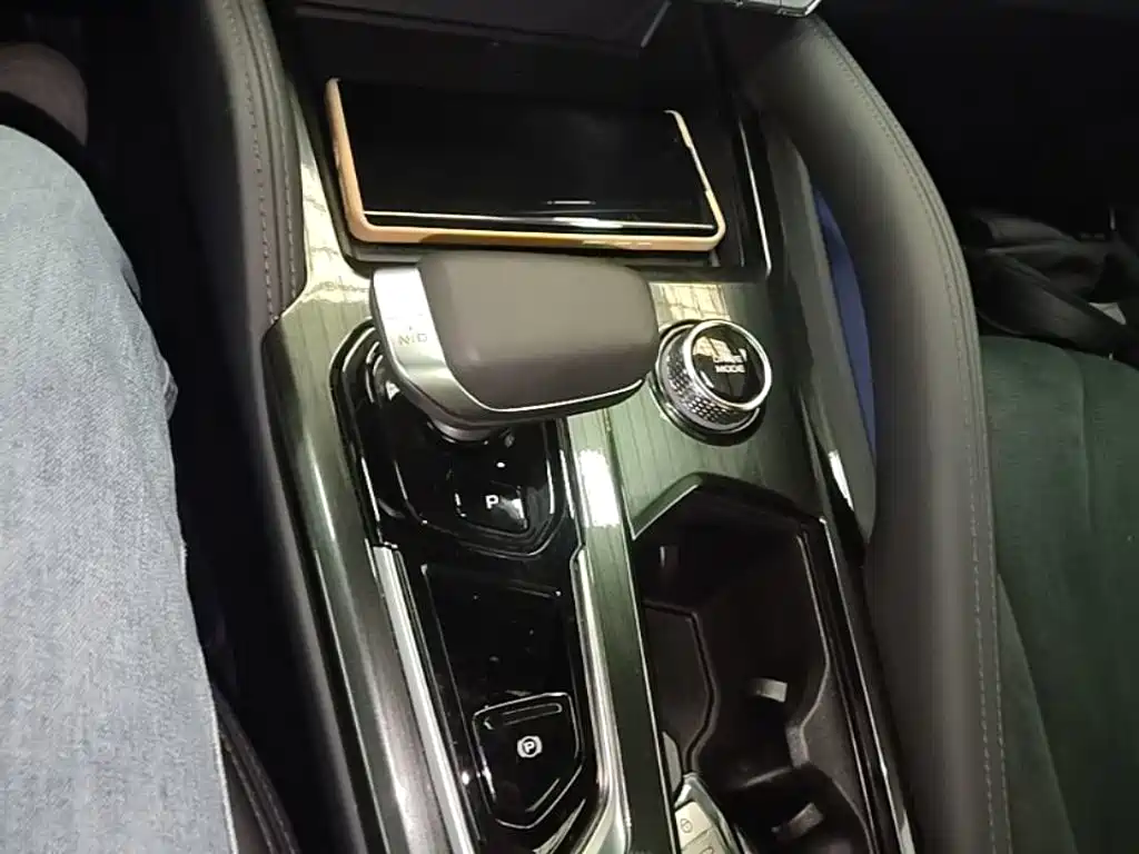 Geely Xingyue L — фото 14
