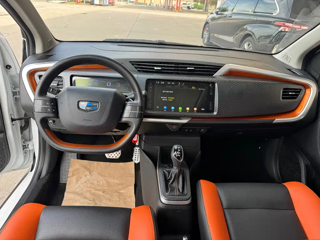 Geely Vision X1 — фото 11