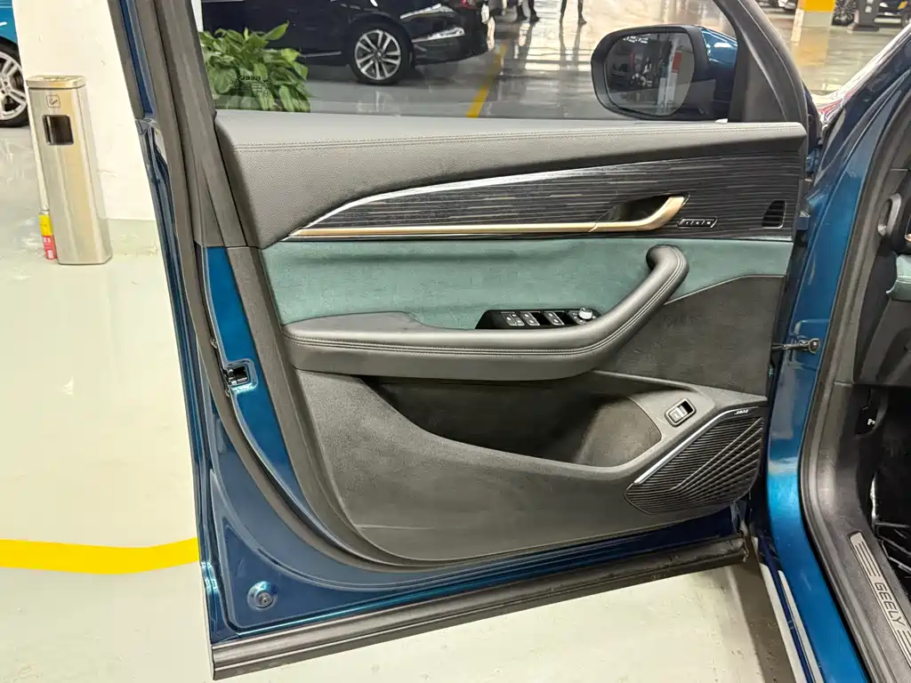 Geely Xingyue L — фото 17