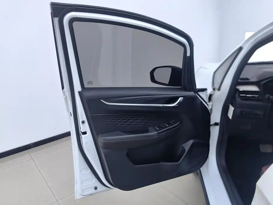 Geely Vision X3 — фото 7
