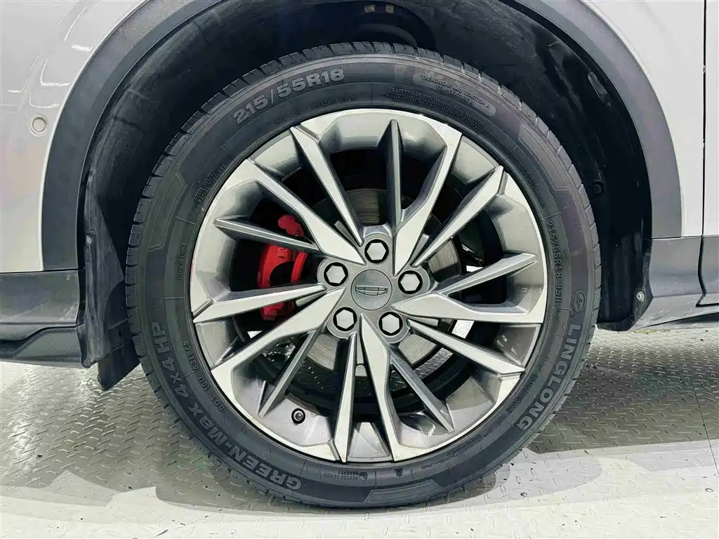 Geely Binyue — фото 10