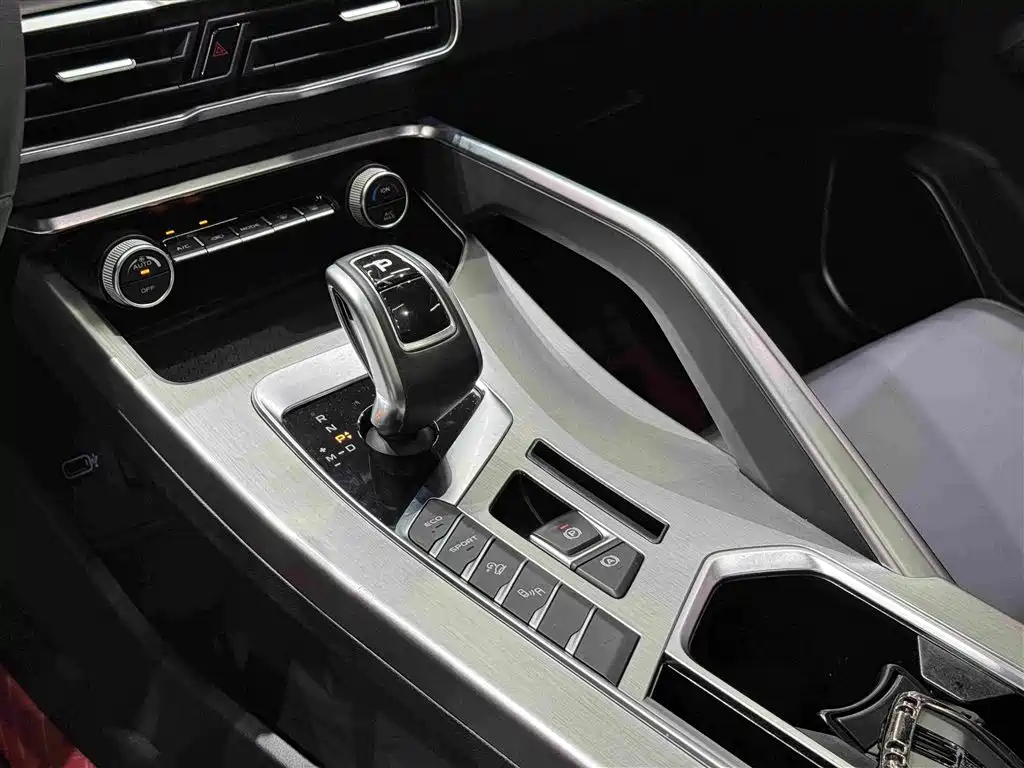 Geely Binyue — фото 11