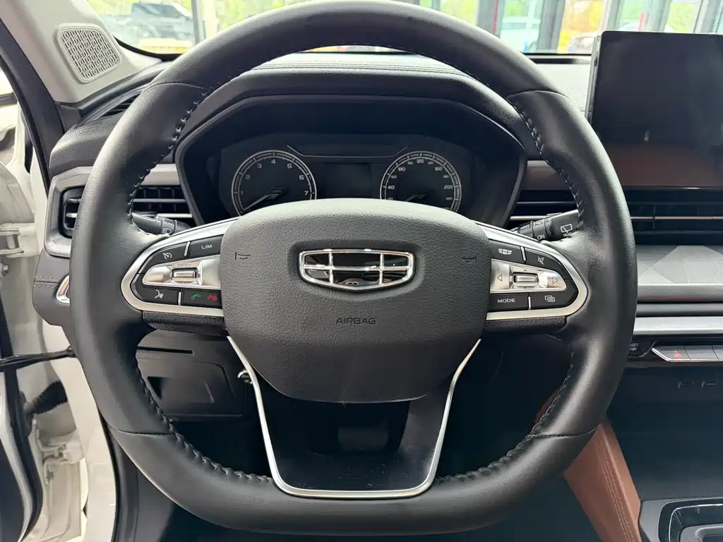 Geely Vision X6 — фото 10