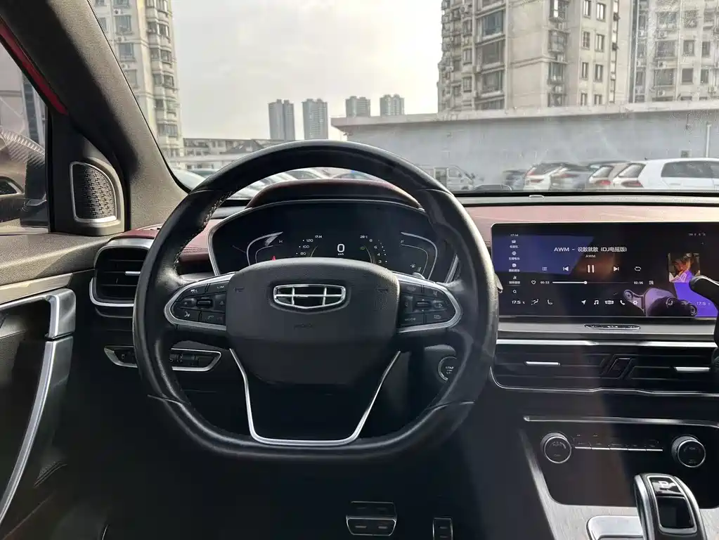 Geely Binyue — фото 13