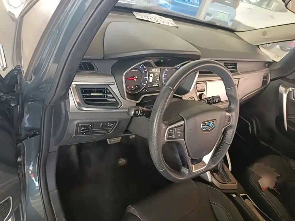 Geely Vision X3 — фото 10