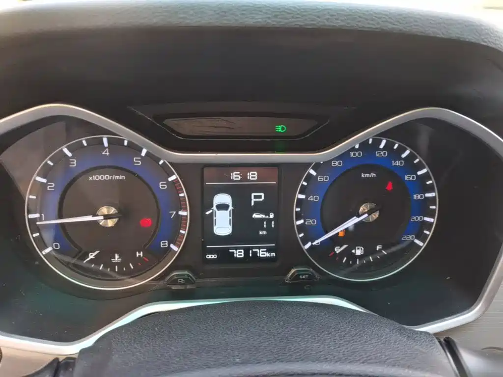 Geely Vision X3 — фото 8