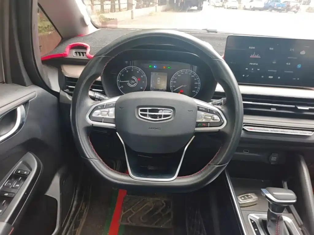 Geely Vision X3 — фото 11