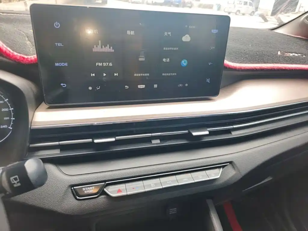 Geely Vision X3 — фото 13