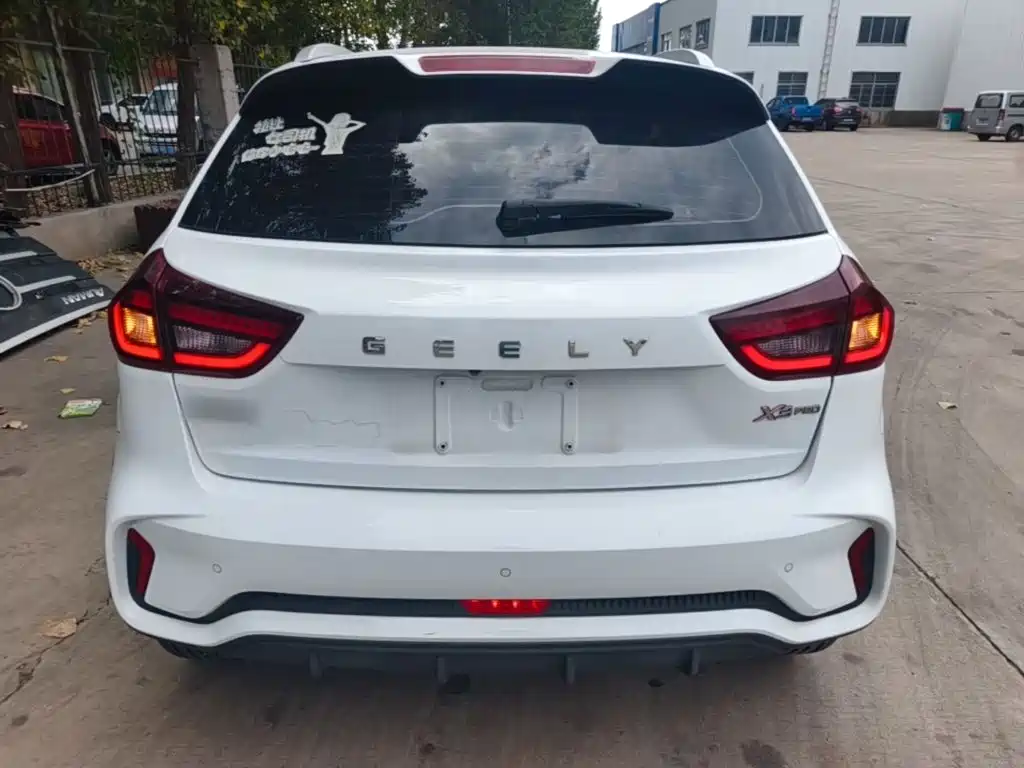 Geely Vision X3 — фото 6