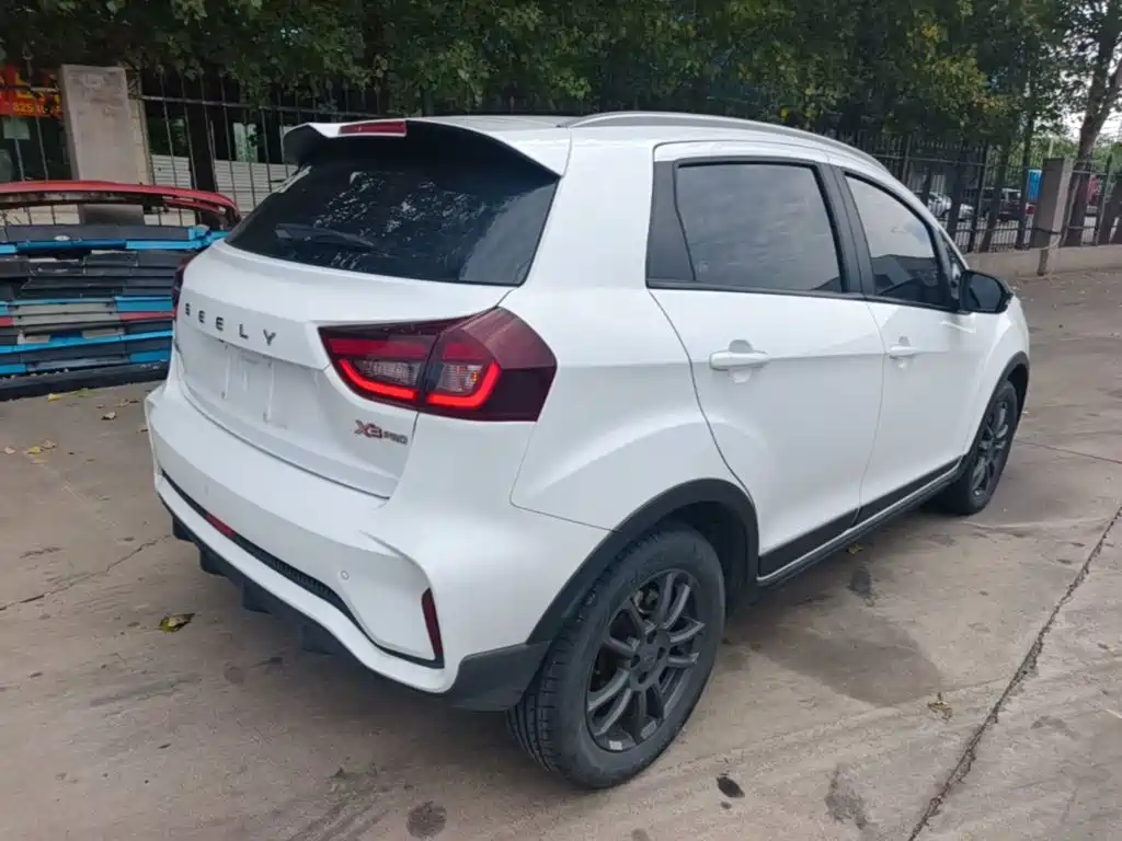 Geely Vision X3 — фото 7