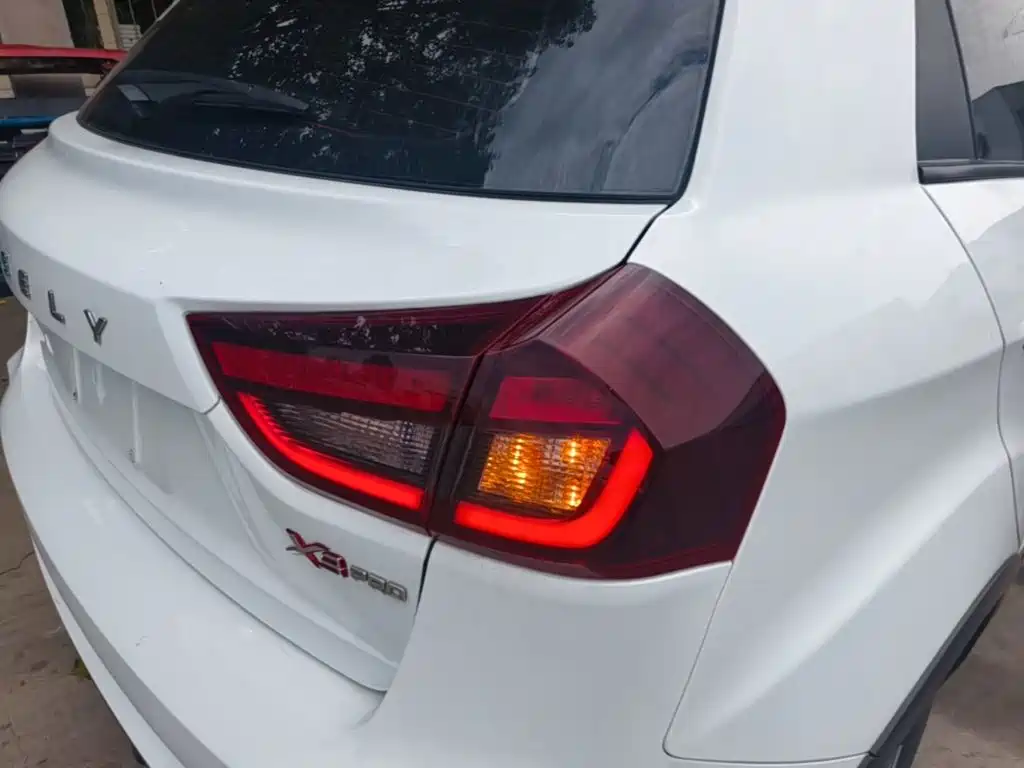 Geely Vision X3 — фото 8