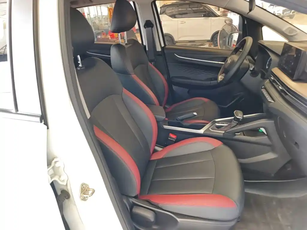 Geely Vision X3 — фото 25