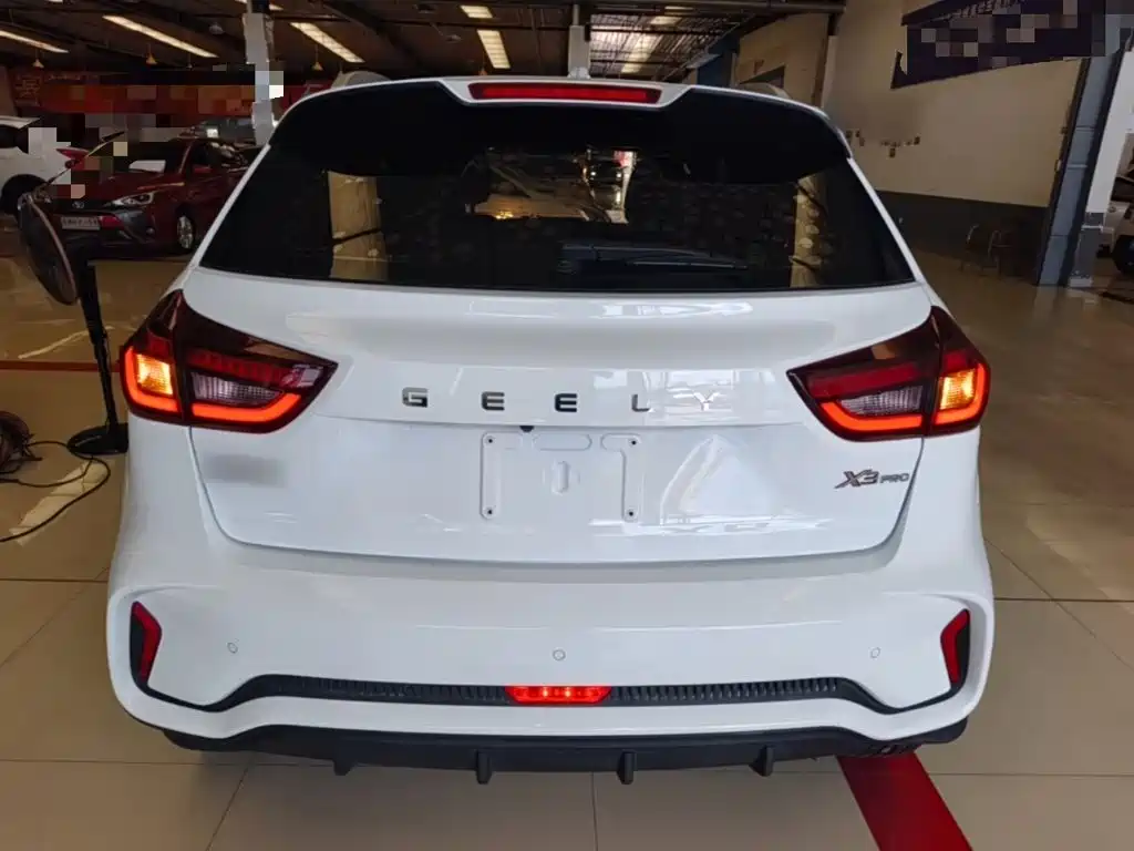 Geely Vision X3 — фото 6