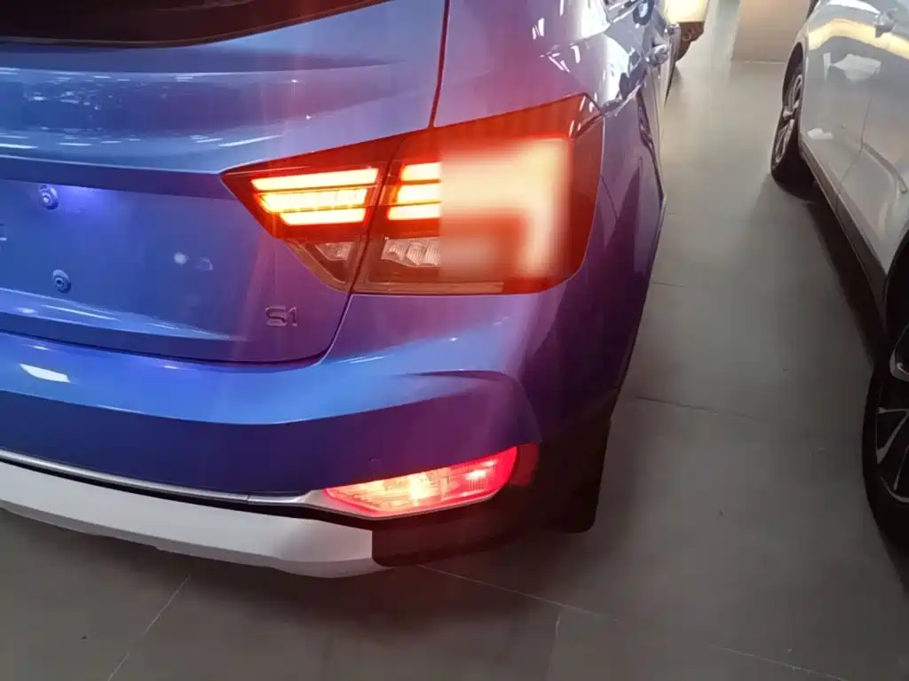 Geely Vision S1 — фото 8