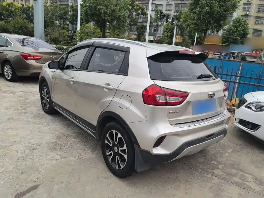 Geely Vision X3 — фото 5