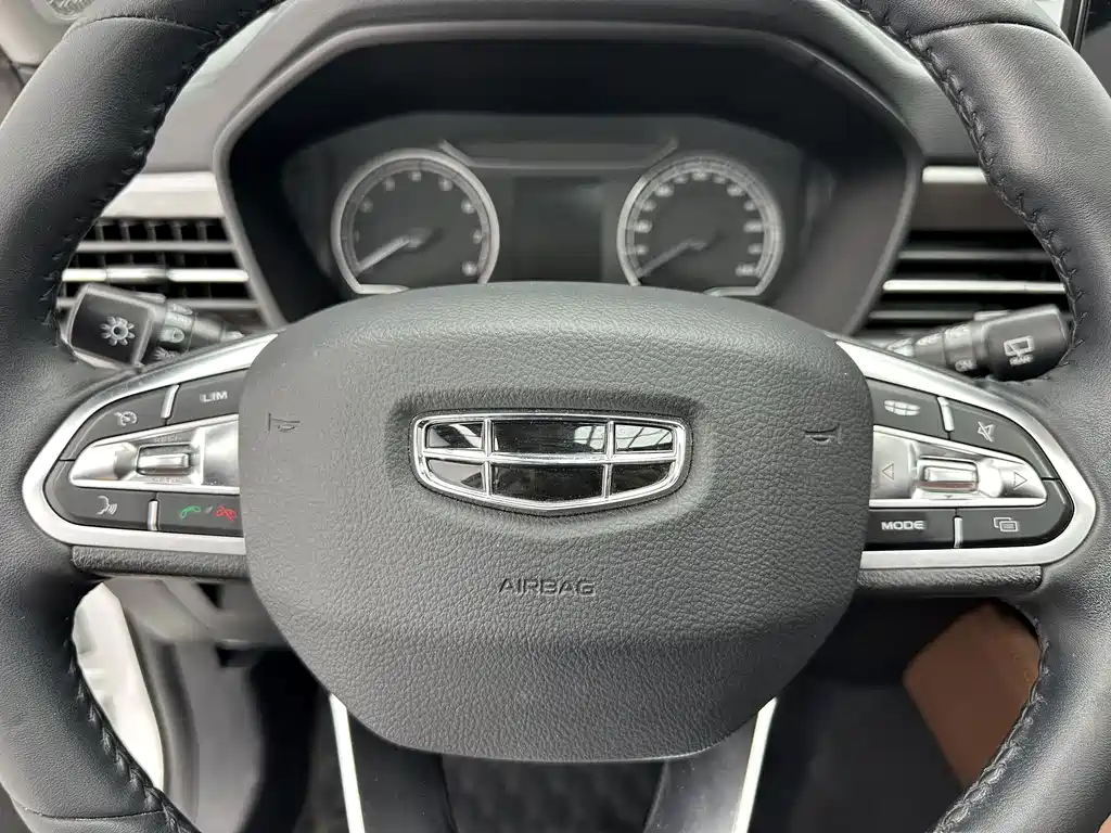 Geely Vision X6 — фото 13