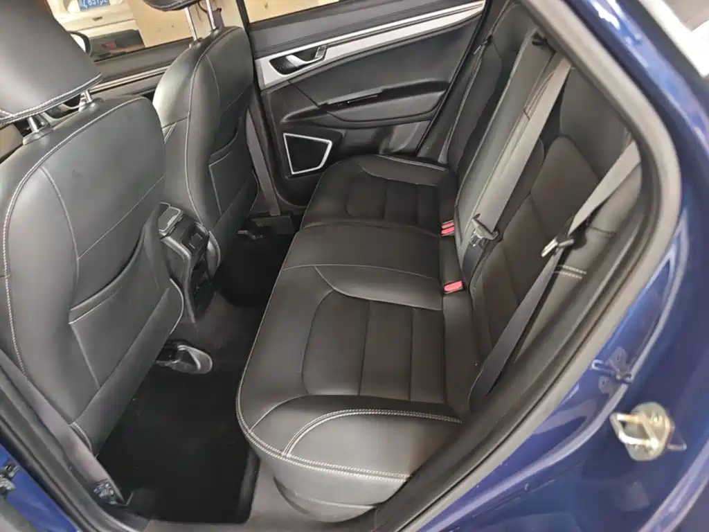 Geely Emgrand GS — фото 17