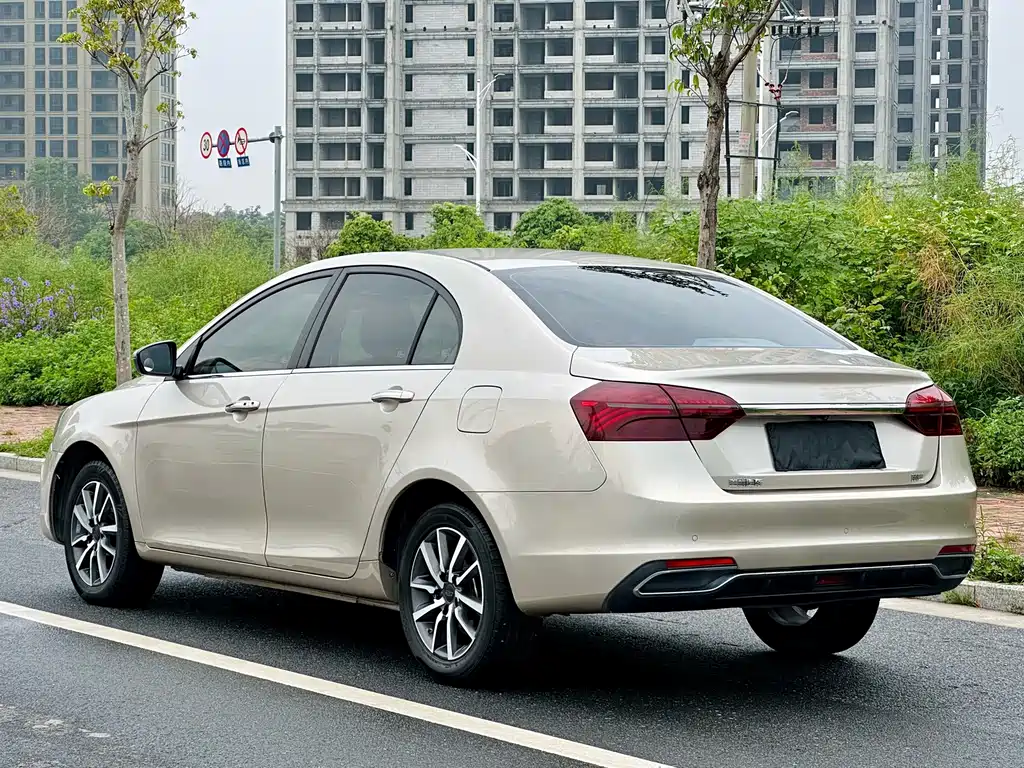 Geely Emgrand — фото 3