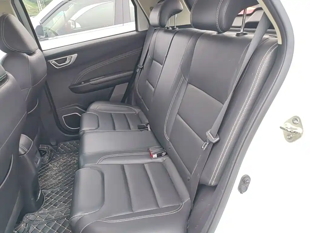 Geely Vision X3 — фото 13