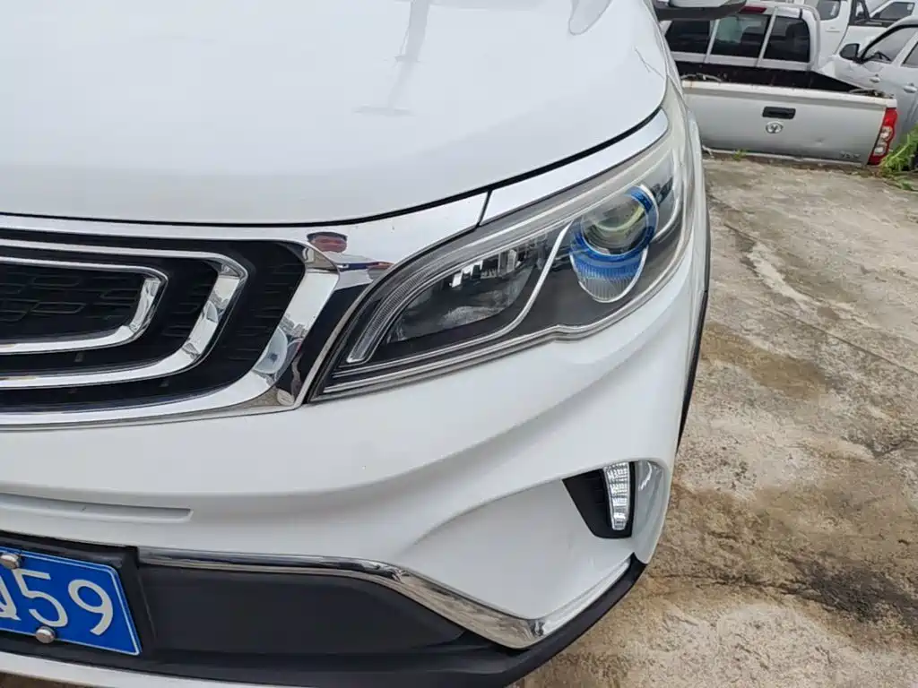Geely Vision X3 — фото 18